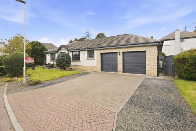 15 Fyfe-Jamieson, Forfar (39 of 42).jpg