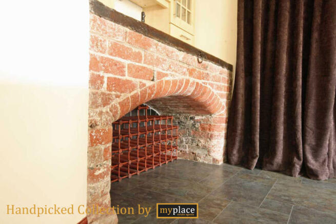 Manger in Kitchen