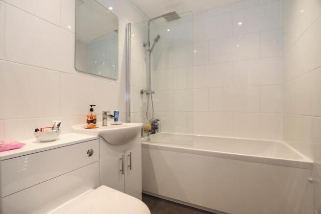2 bed Apartment for sale Image 10