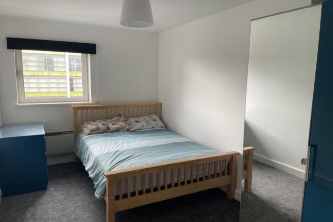 2 bed Apartment to rent Image 5