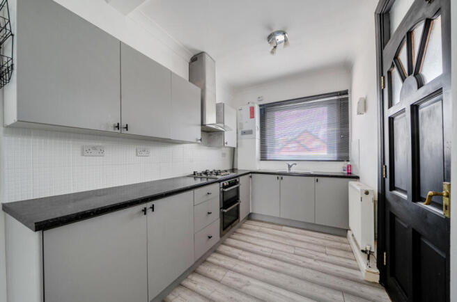 3 bed Terraced for sale Image 4
