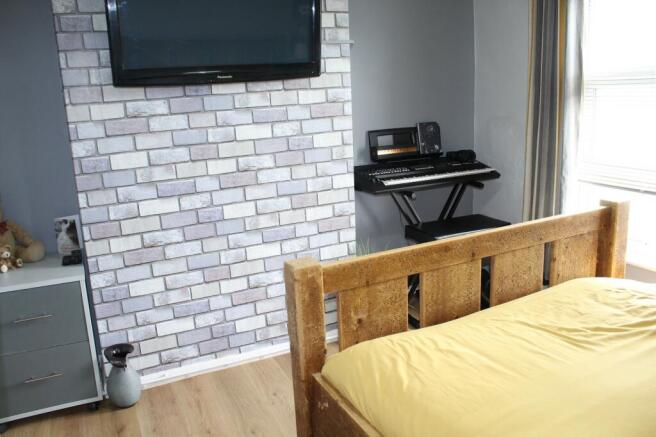 Bedroom 1 Picture 2