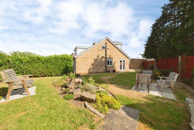 2 bed Semi-Detached for sale Image 12