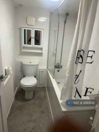 Downstairs Bathroom/Toilet