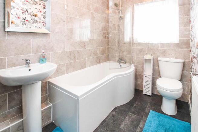LUXURY GROUND FLOOR BATHROOM