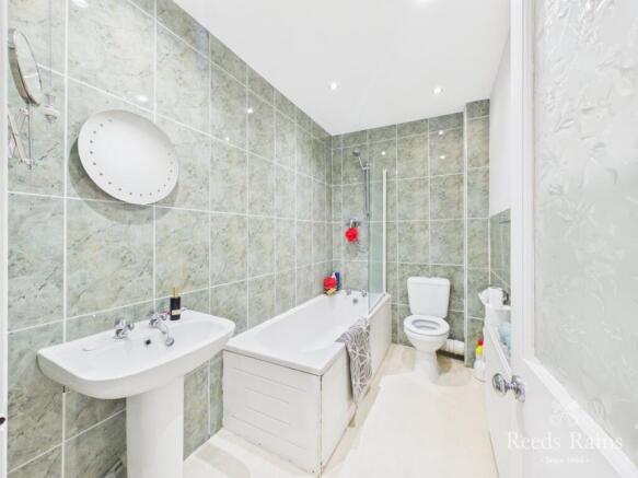 2 bed Apartment for sale Image 7