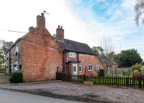 7 Kennels Lane-front2.jpg