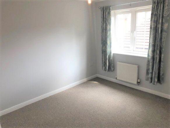 Bedroom 2 (2)