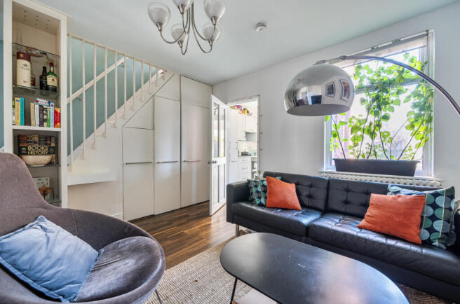 1431600-18-69bad7...