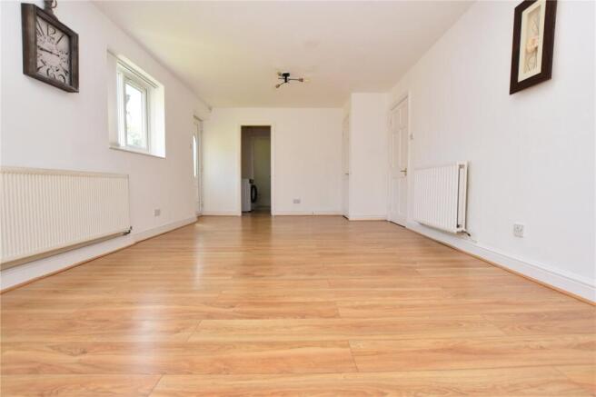 4 bed Detached for sale Image 6