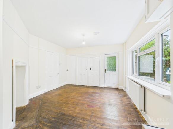 Oakley View, Farnham photo 4