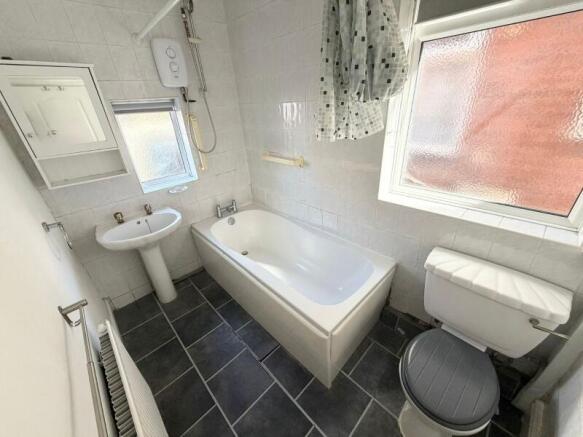 3 bed Semi-Detached for sale Image 6