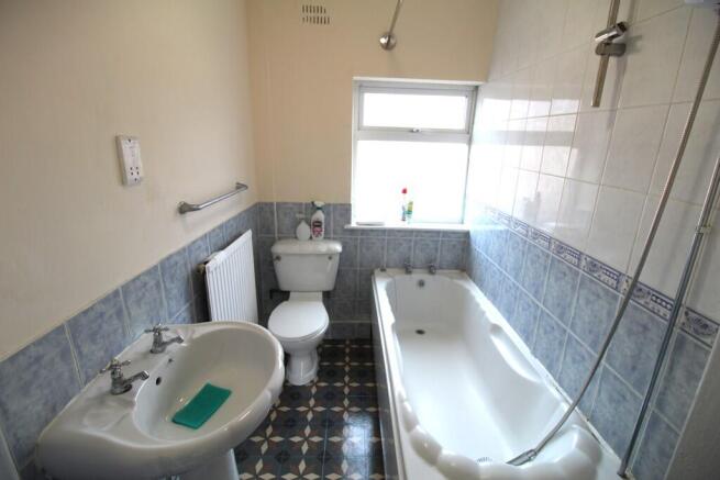 2 bed Terraced to rent Image 8