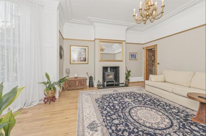 4 bed Semi-Detached for sale Image 4