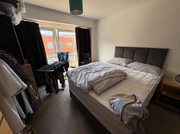 2 bed Flat to rent Image 6