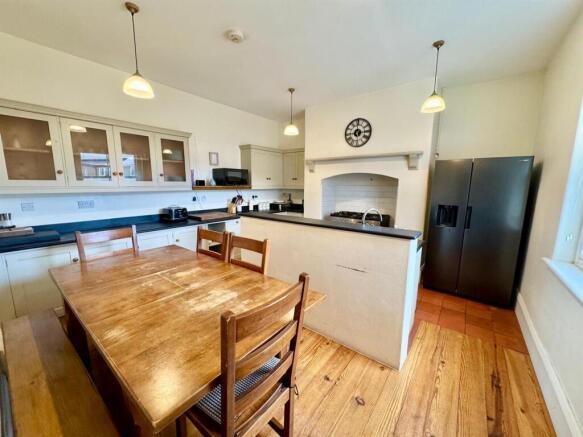 PHOTO-2025-09-08-20-05-32 (4).jpg