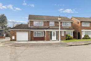 17, Sequoia Park, Pinner HA5 4DG