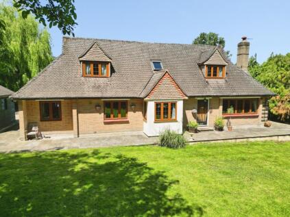 Pebmarsh Road, Alphamstone, Bures, CO8