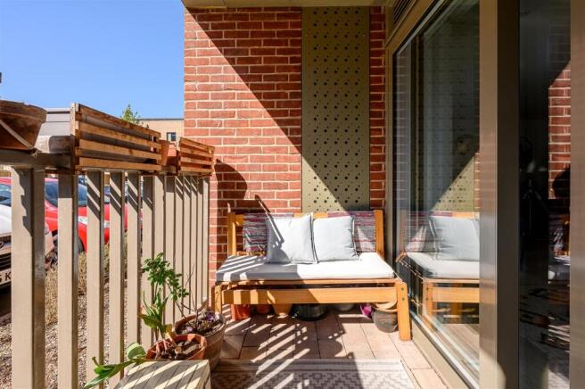 2 bed Apartment for sale Image 10