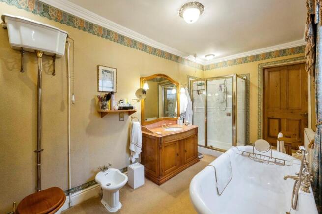 6 bed End of Terrace for sale Image 12