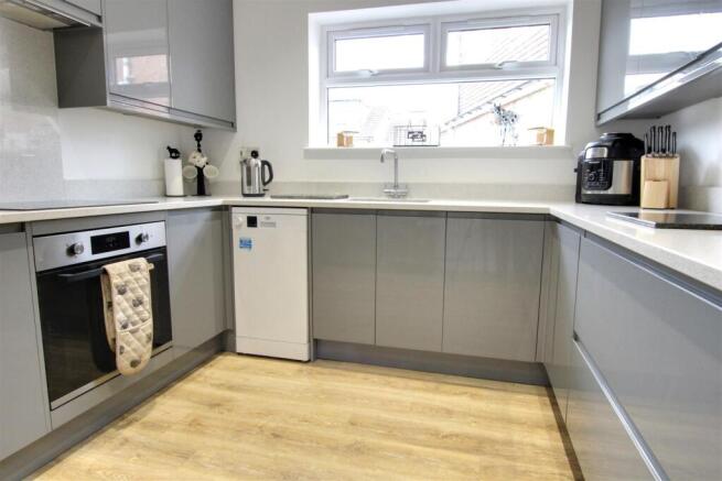 2 bed Semi-Detached Bungalow for sale Image 4