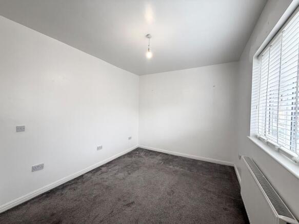 2 bed Flat to rent Image 4