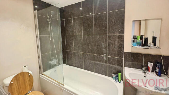 2 bed Flat for sale Image 6