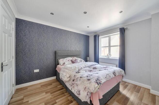 3 bed Semi-Detached for sale Image 9