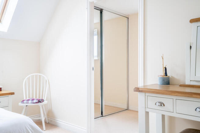 2 bed Apartment for sale Image 11