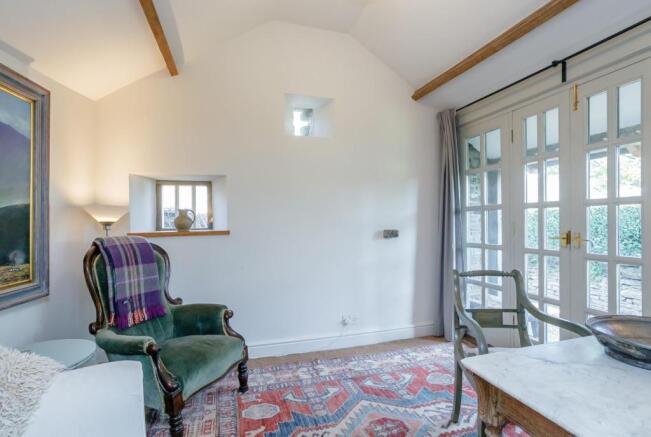 8366278-interior01.jpg
