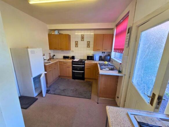 51 Newark - Kitchen 2.jpg
