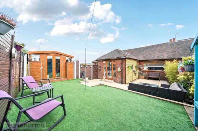 4 bed Semi-Detached Bungalow for sale Image 10