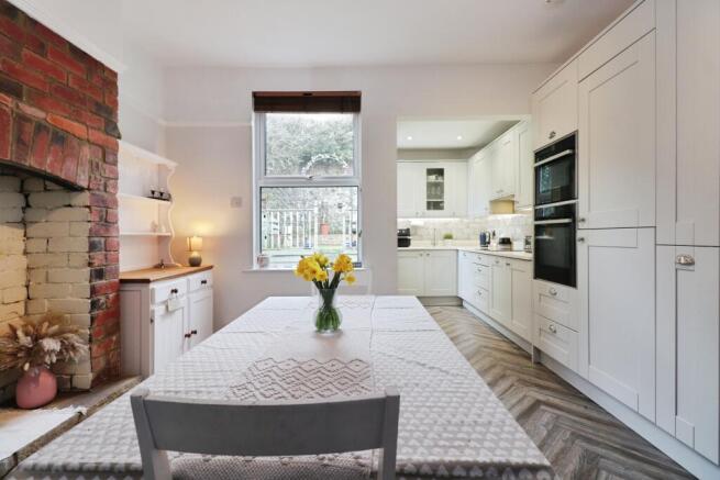 4 bed Terraced for sale Image 6