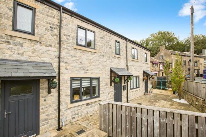 3 bed Terraced for sale Image 10