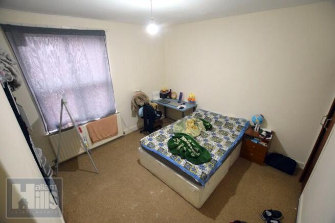 3 bed Terraced to rent Image 5