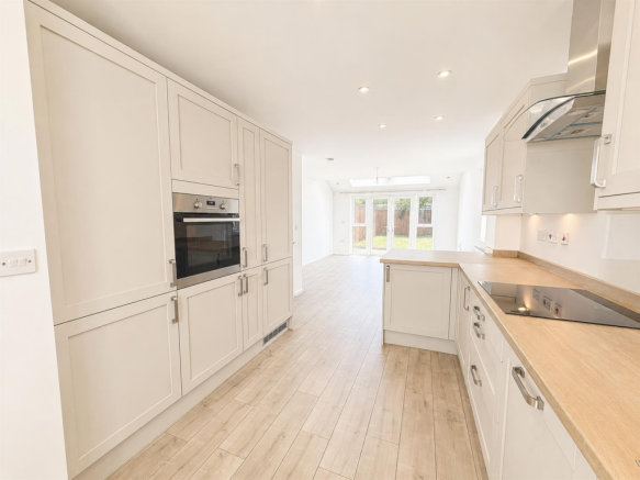 Kitchen 2.png