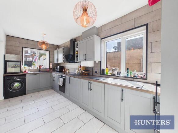 3 bed Semi-Detached for sale Image 6