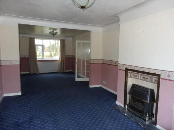 Lounge/Dining Room