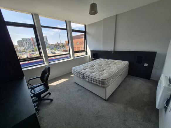 2 bed Flat to rent Image 6
