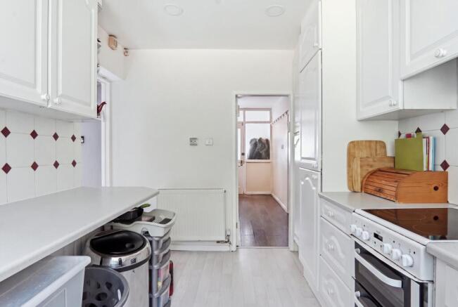 5 bed Semi-Detached for sale Image 11