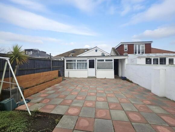 Garden & Rear Aspect