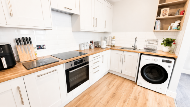 2 bed Flat for sale Image 8