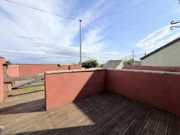 3 bed Terraced to rent Image 8