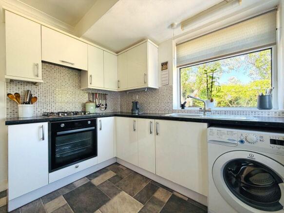 2 bed Semi-Detached Bungalow for sale Image 6