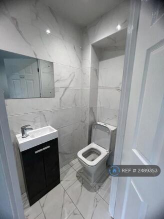 Ensuite For Double Room (£825)