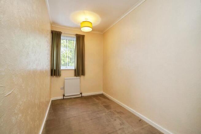4 bed Semi-Detached for sale Image 12