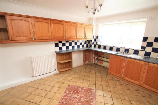 3 bed End of Terrace to rent Image 4