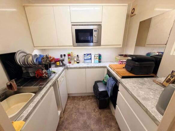 2 barton lodge kitchen.jpg
