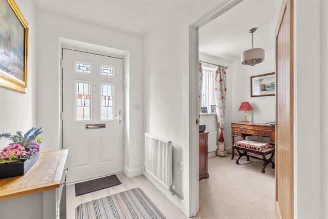 4 bed Detached for sale Image 8