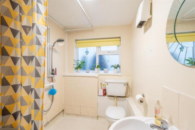 Shower Room.jpg